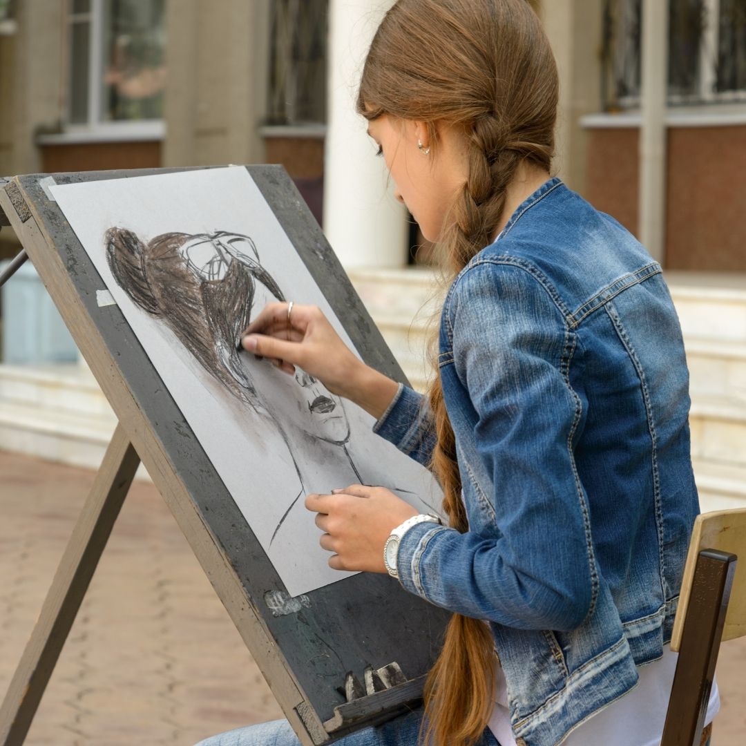 Vernon Community Arts Centre - Portrait & Human Figure Drawing: Ages 12-15